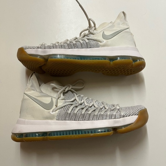 Nike Kevin Durant size 8 basketball shoes never worn outside in good condition - Picture 5 of 6